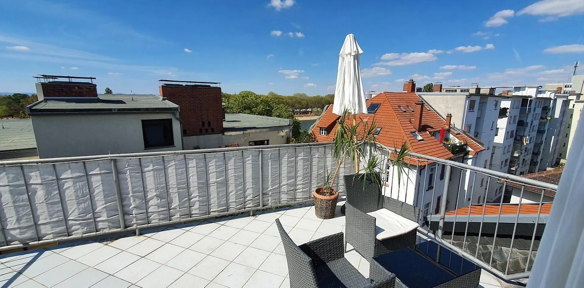 Colodging Mannheim - Private Rooms & Kitchen